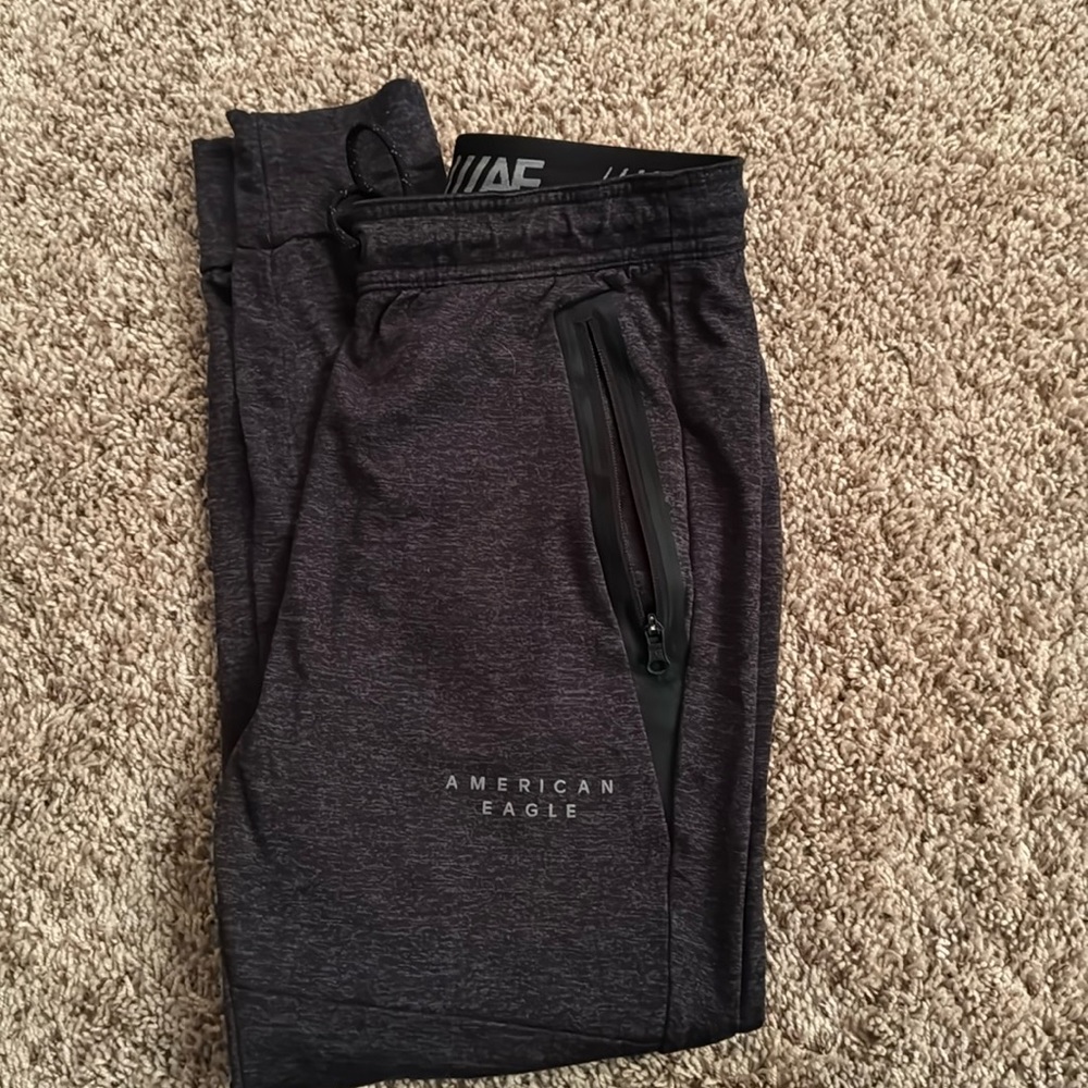 American eagle men’s flex joggers